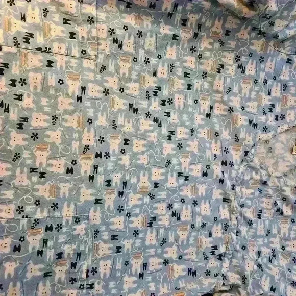 Peaches Dental scrub top. Blue and white. Size L - Picture 1 of 4